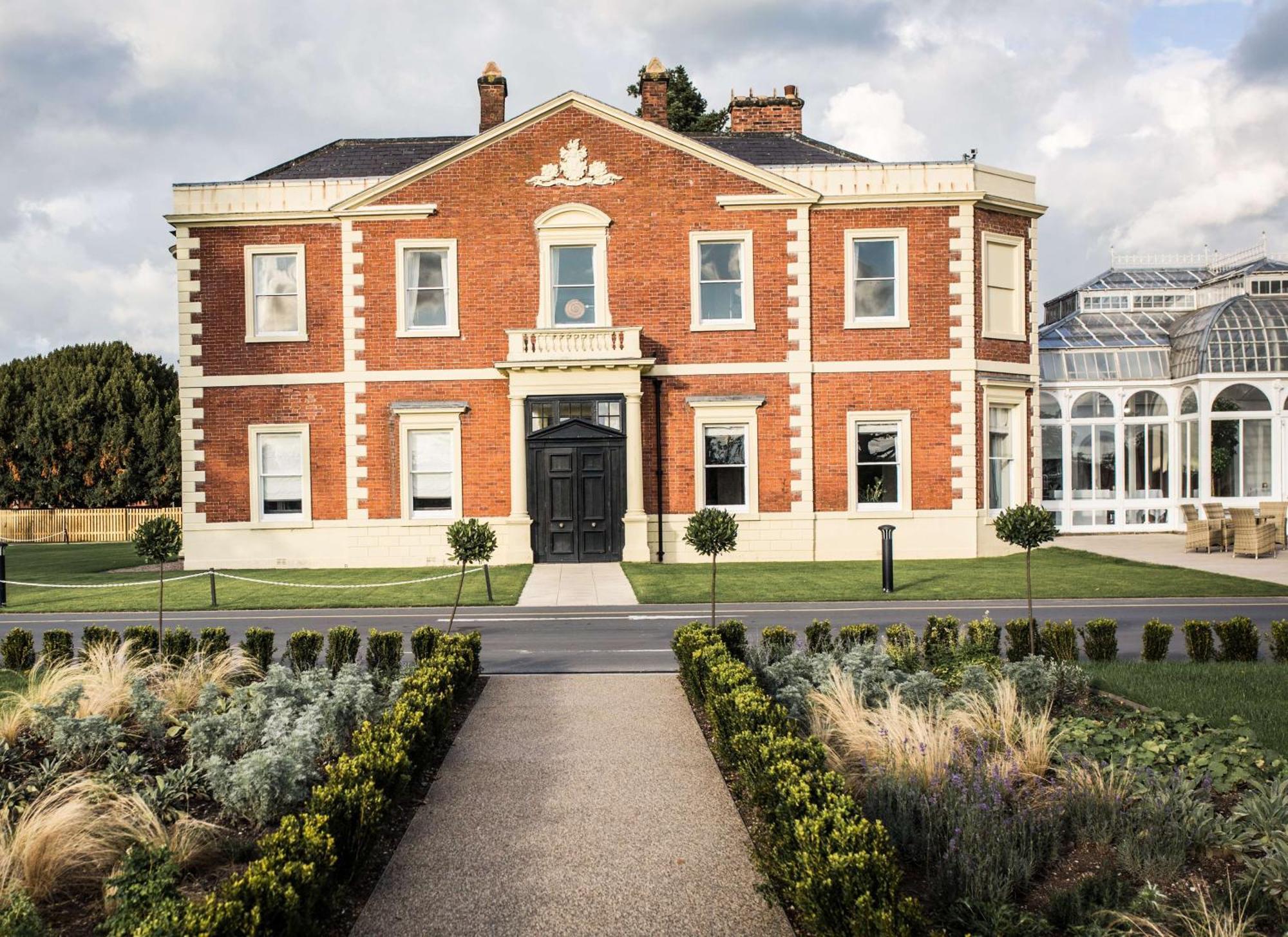 Doubletree By Hilton Chester Exterior foto