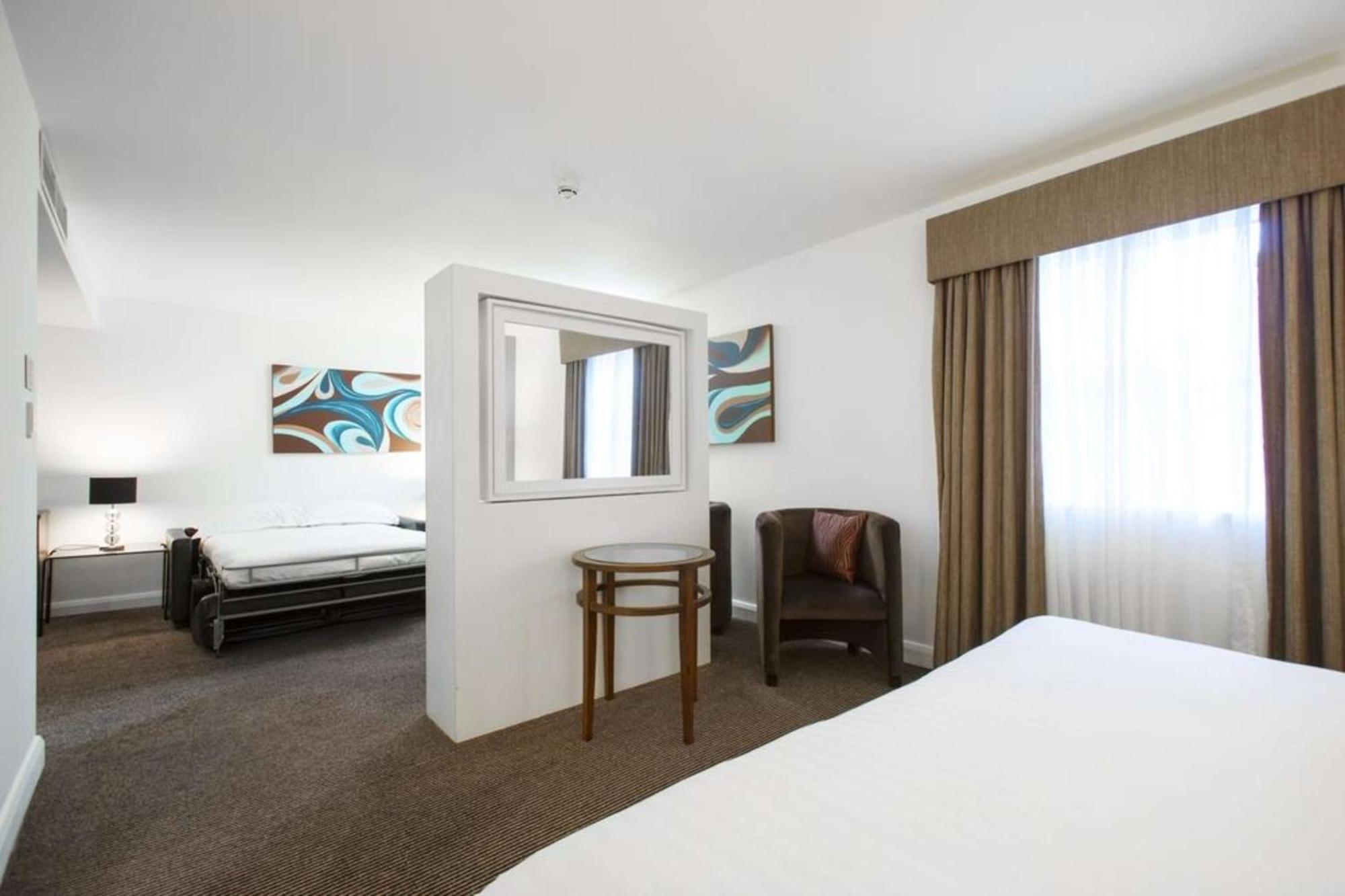 Doubletree By Hilton Chester Exterior foto