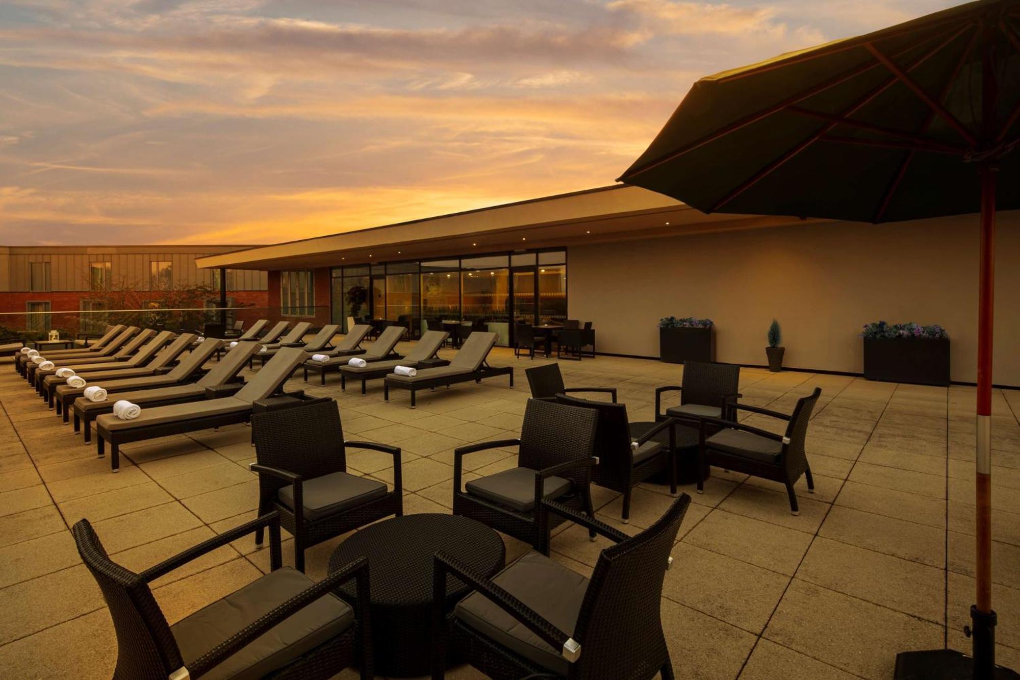 Doubletree By Hilton Chester Exterior foto
